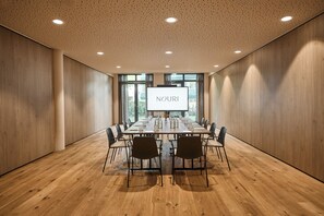 Meeting facility