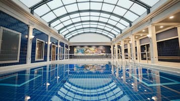 2 indoor pools, outdoor pool
