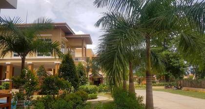 Emerald 2 bedroom apartment with a pool, gym, and a balcony with a view