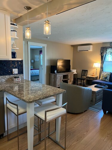 2 Bed/1 Bath Saunders Bay Gilford with boat slip. Walk to Meadowbrook for a show