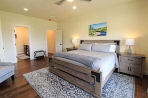 2 dormitoris, planxa i posts de planxar, un bressol de viatge i wifi 