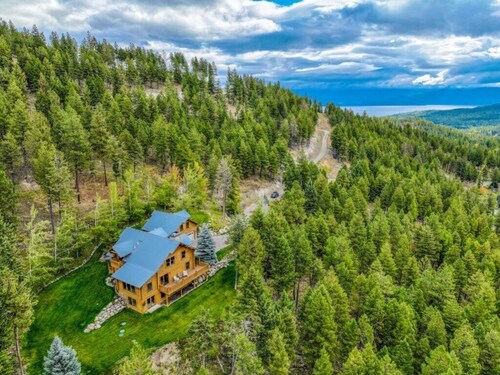 Eagles Landing Lodge in Lakeside