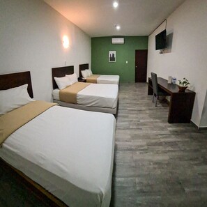 Bureau, espace de travail pour ordinateur portable