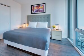 1 slaapkamer, een strijkplank/strijkijzer, wifi, beddengoed