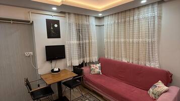 Deluxe Apartment | Premium bedding, bed sheets