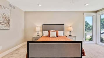 4 多间卧室、熨斗/熨衣板、旅行婴儿床、WiFi