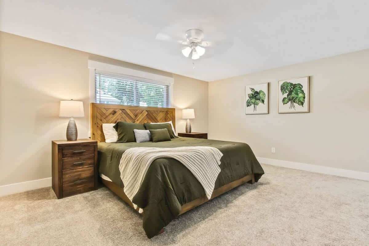 4 bedrooms, iron/ironing board, travel cot, WiFi