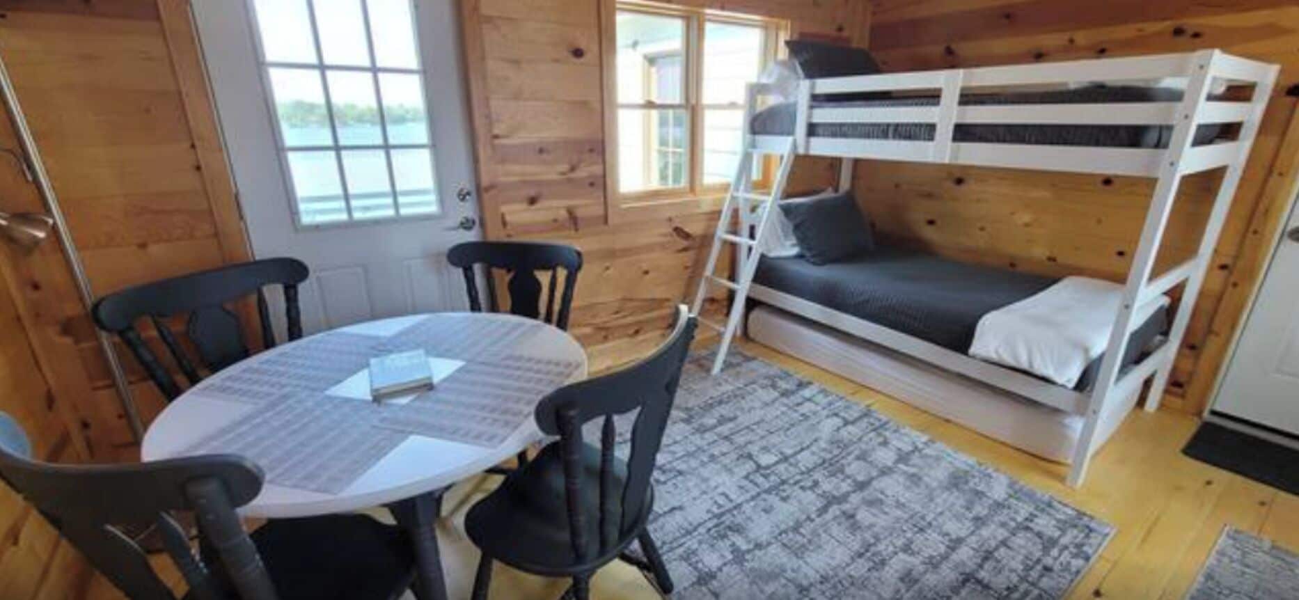 3 soverom, strykejern/-brett, wi-fi og sengetøy