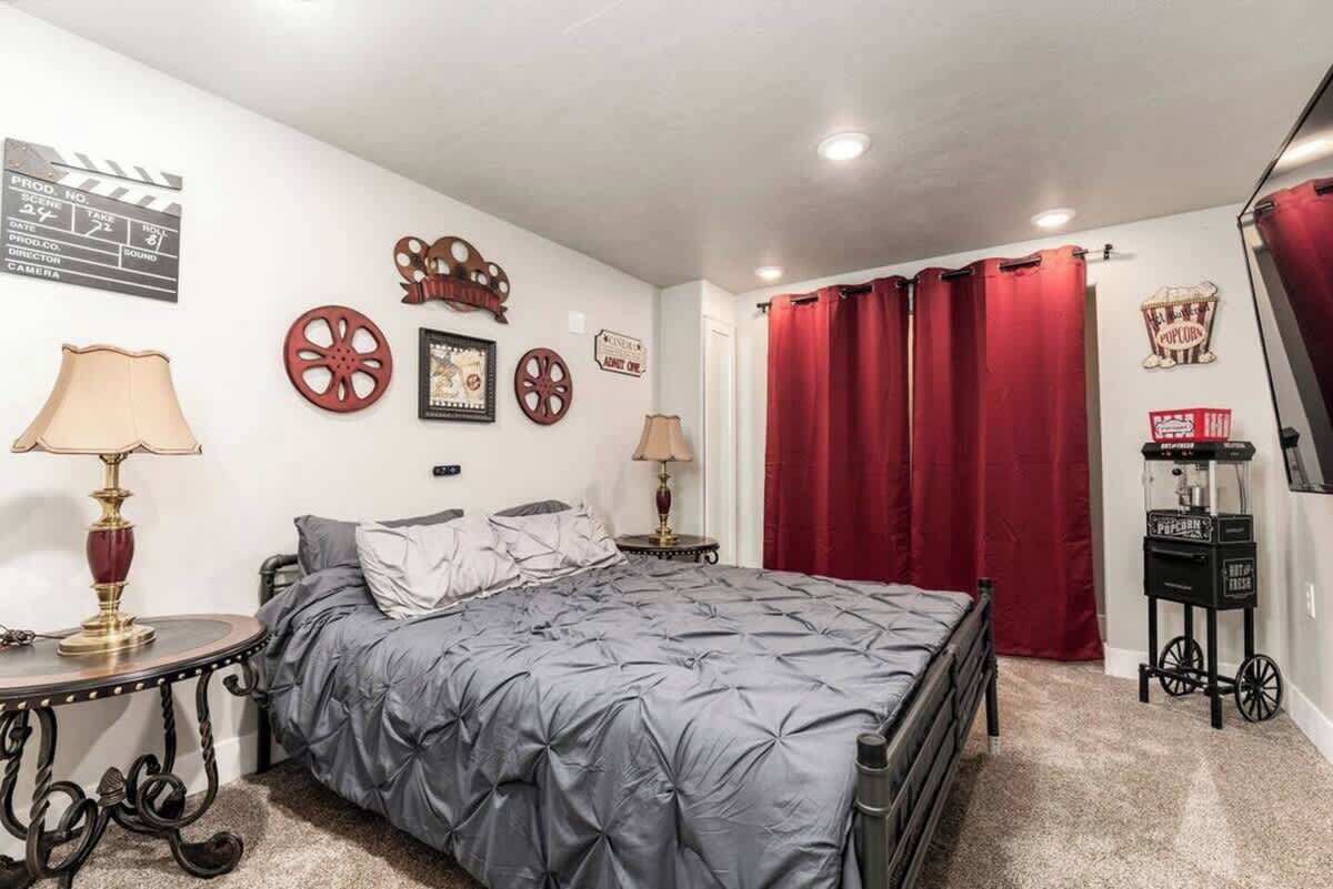 6 bedrooms, iron/ironing board, travel crib, WiFi