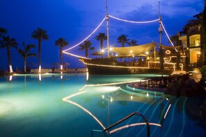 Pool - Beautiful Villa del Arco Beach Resort & Spa Cabo San Lucas - Two Bedroom Suite (Cabo San Lucas)