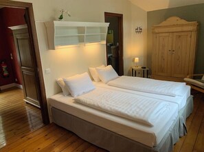 标准村舍 | 免费 WiFi、床单