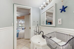 4 Schlafzimmer, Bügeleisen/Bügelbrett, Internetzugang, Bettwäsche