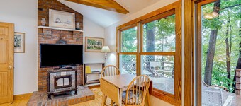 Pine Knoll on Lake George | Cottage with direct lake & private dock access