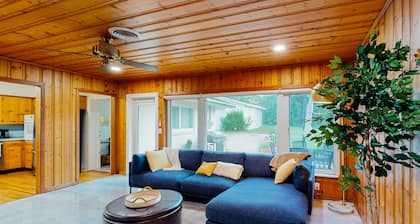 Hollingsworth Place | House in Lakeland near Lake Hollingsworth with a yard