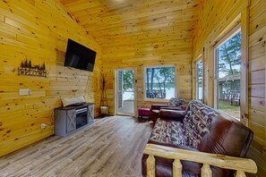 TV, fireplace - Dog-friendly lakefront hideaway with docks, firepit, fireplace & W/D (Minocqua)