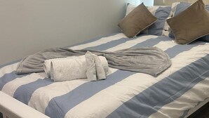 Unclassified image, 2 of 10, button - Studio Flat in London (London)