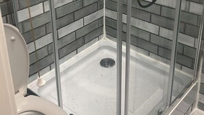 Unclassified image, 5 of 10, button - Studio Flat in London (London)