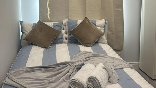 Unclassified image, 1 of 10, button - Studio Flat in London (London)