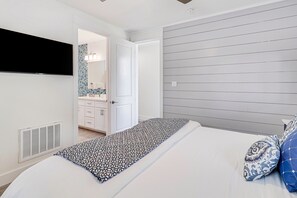 6 bedrooms, iron/ironing board, internet, bed sheets