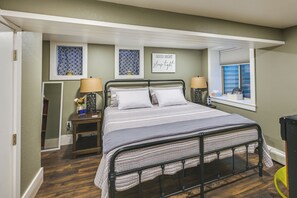 1 habitación, tabla de planchar con plancha, internet y ropa de cama