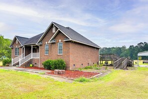 Exterior - Peaceful North Carolina Getaway w/ Large Deck! (Blounts Creek)