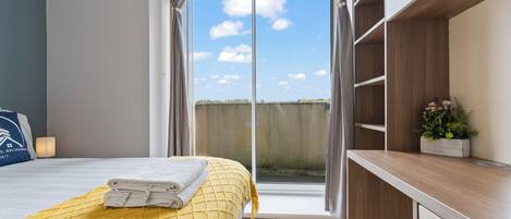 2 bedrooms, iron/ironing board, Internet, bed sheets