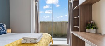 2-BR serviced Apt In Telford - W/Wi-fi /Netflix