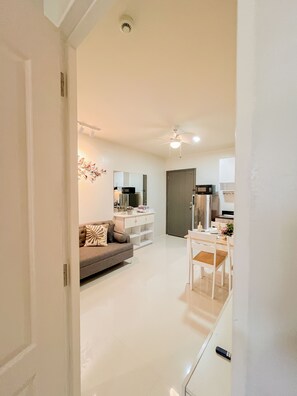 Interior - Sierra 2 bedroom apartment with a private gym and a pool (Puerto Princesa)