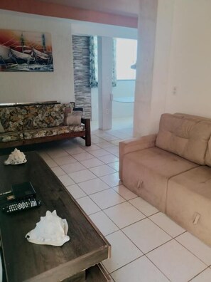 Panoramic Suite | Living area | 32-inch LED TV with satellite channels - Ponta Negra Suítes & Apart (Natal)