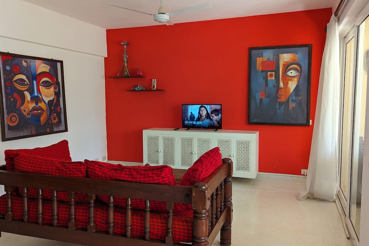 Comfort Suite, 1 Bedroom, Ocean View | 1 bedroom, individually decorated, individually furnished, desk