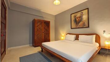 Condo Deluxe, 1 habitación, vista al océano | Decoración personalizada, muebles diferentes y escritorio