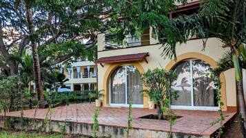 Suite Confort, 2 chambres | Terrasse/Patio