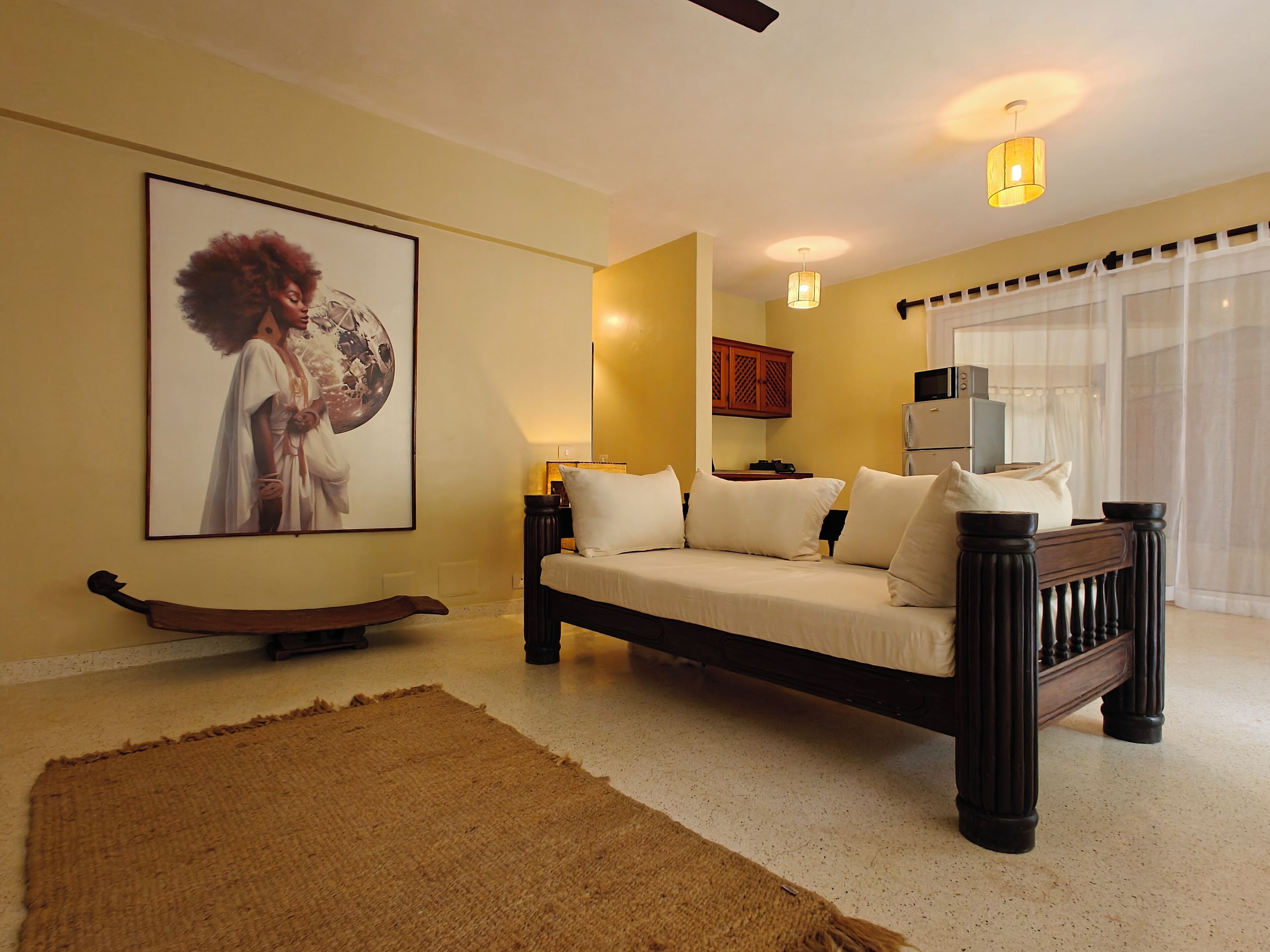 Apartamento Deluxe, 1 habitación, vistas al jardín, planta baja | Zona de estar | Smart TV de 42 pulgadas con canales digitales, Netflix