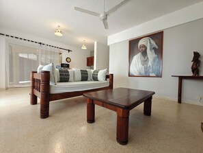 Premium Condo, 1 Bedroom, Ocean View | Living area | 42-inch Smart TV with digital channels, Netflix, streaming services - Le Pleiadi (Malindi)