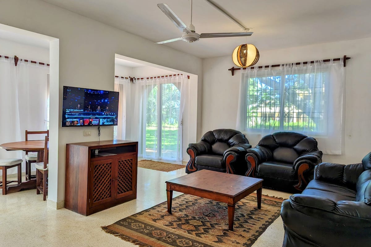 Comfort Suite, 2 Bedrooms | Living area | 42-inch Smart TV with digital channels, Netflix, streaming services