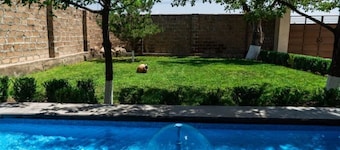  Spacious 5BR/2BA VILLA: AC, Parking, Gazebo, Backyard, Mount. View, Wi-Fi BBQ
