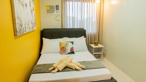 2 bedrooms, desk, travel crib, free WiFi