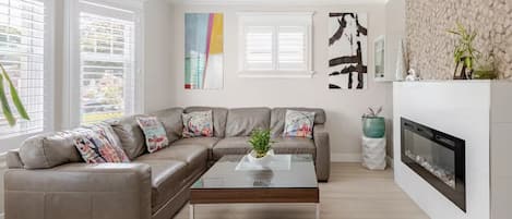 Smart-TV, Kamin, DVD-Player