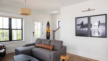 Smart TV, fireplace, table tennis, books
