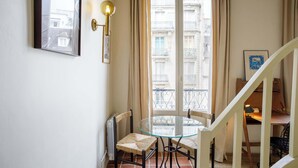 Unclassified image, 2 of 22, button - Central Duplex Notre Dame (Paris)
