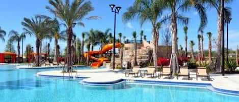 حمّام سباحة مُدفَّأ