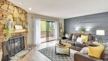 Smart-TV, Kamin, Bücher