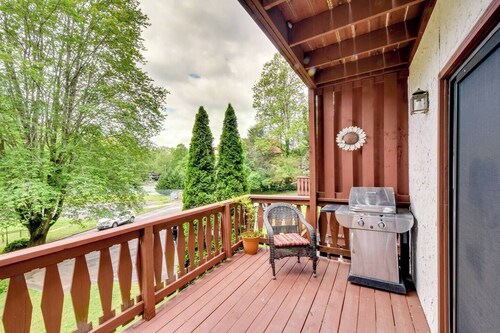 4 bedrooms, Walking distance DT Helen + Hot Tub + 2 King + River Access