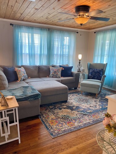 The Cajun Cottage - Downtown Cottage