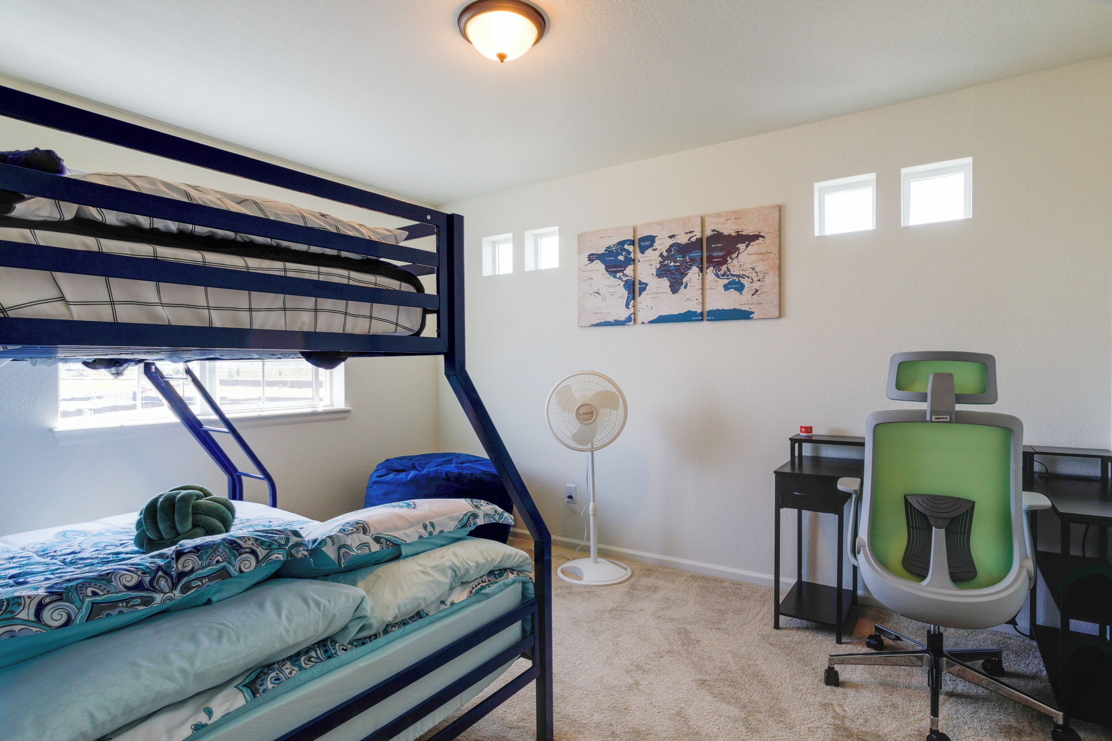 3 Schlafzimmer, Schreibtisch, Bügeleisen/Bügelbrett, WLAN