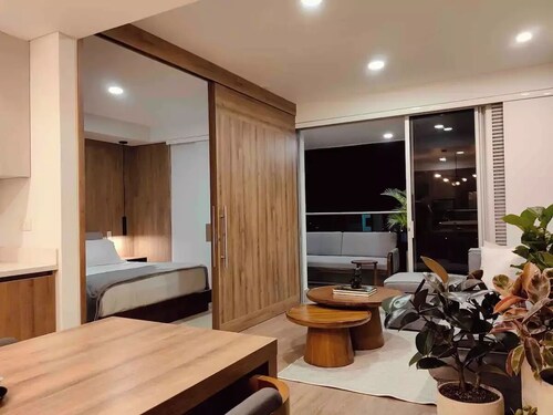 Top Location Luxury 2 Bed. W-Exclusive Rooftop Pool in the Granada neighborhood