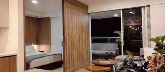 Top Location Luxury 2 Bed. W-Exclusive Rooftop Pool in the Granada neighborhood