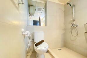 Apartment | Badezimmer | Dusche, Handtücher