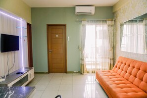 Living area - Fancy And Nice 2Br At Gading Greenhill Apartment (Jakarta)