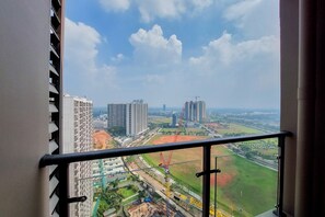 View from room - Comfortable And Simply Studio Room At Sky House Bsd Apartment (Pagedangan)